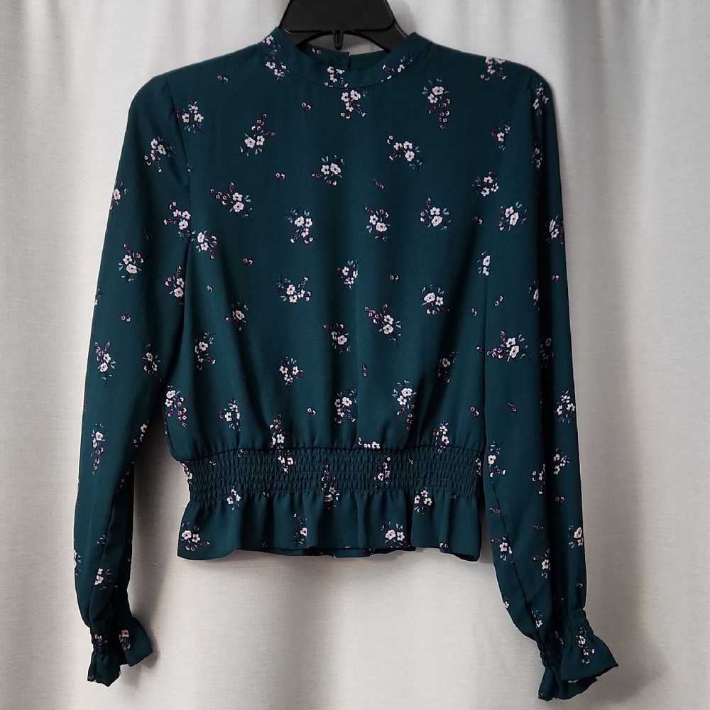 H&M Floral Green Women's Top Size 2